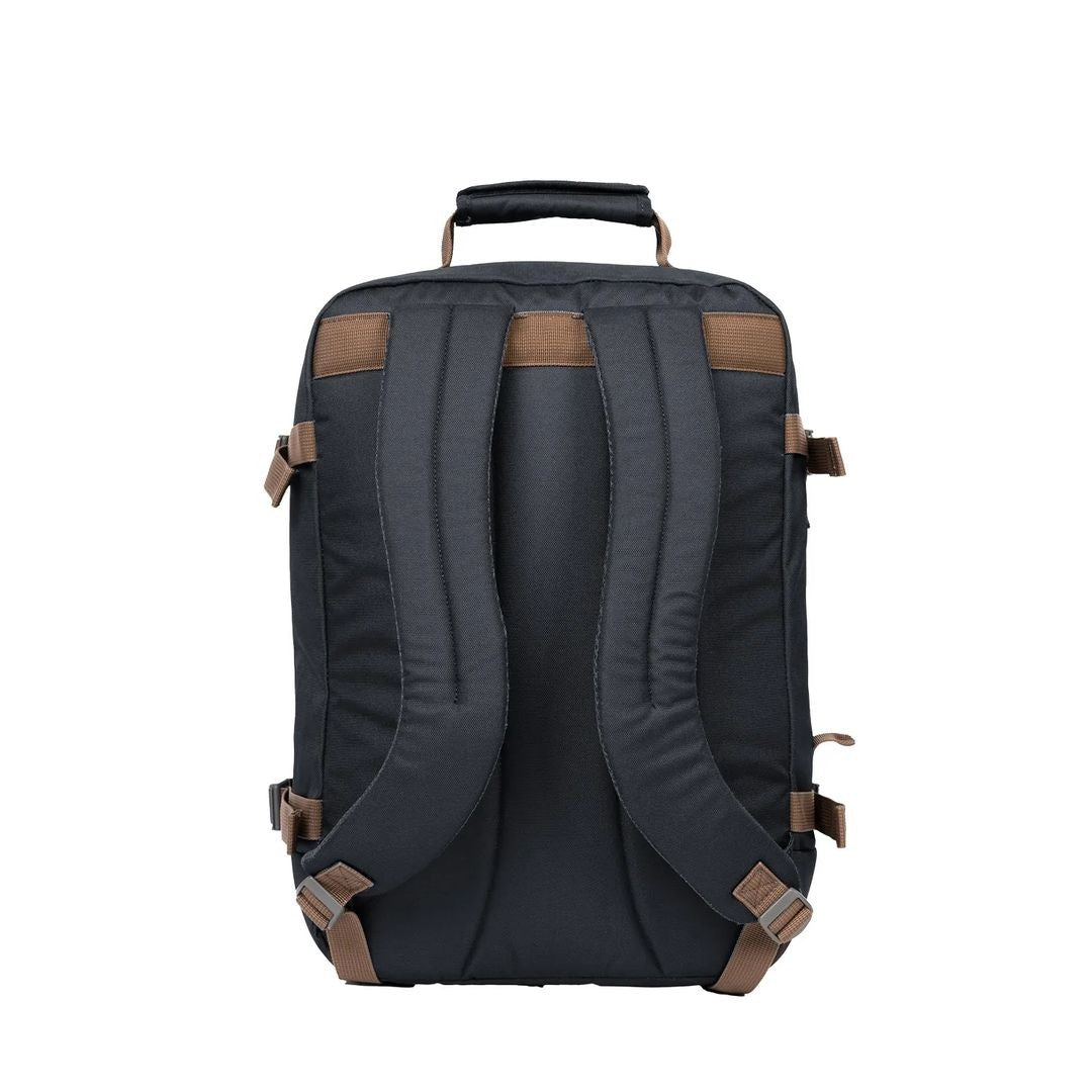 Classic Backpack 36L Cabinzero Absolute Black