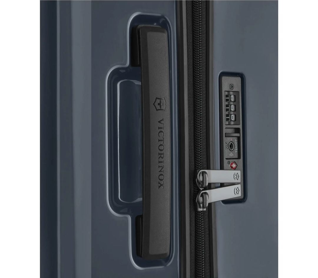 Airox of VICTORINOX - 75cm big suitcase