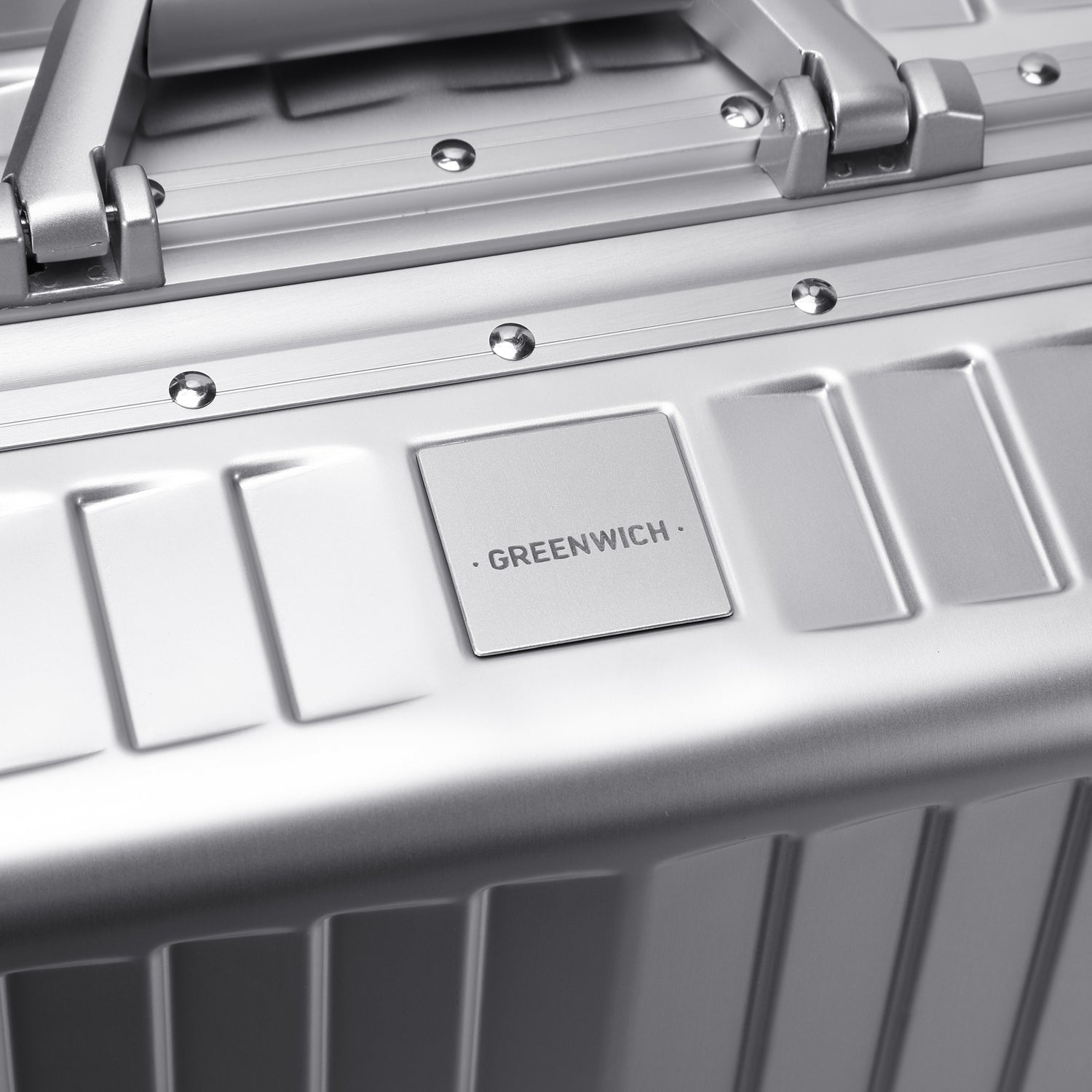 GREENWICH Median New York aluminum suitcase