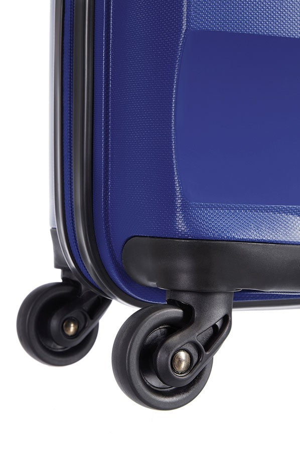 Nice Air of American Tourister  Spinner medium size