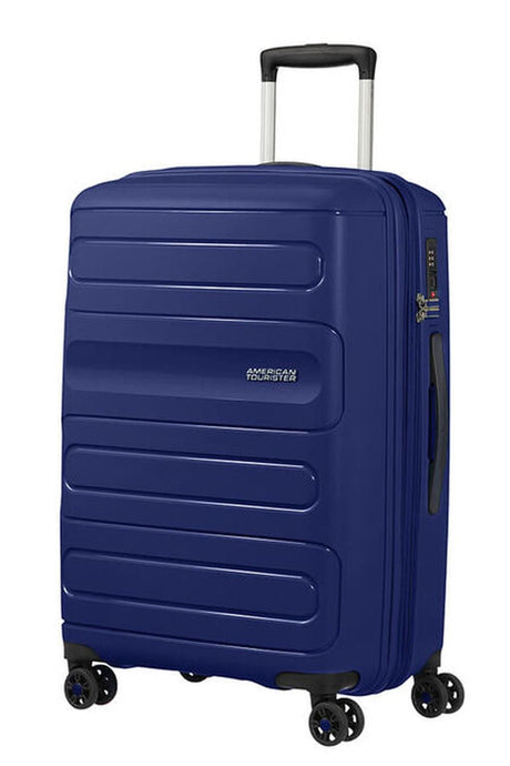 Medium extendable suitcase of American Tourister