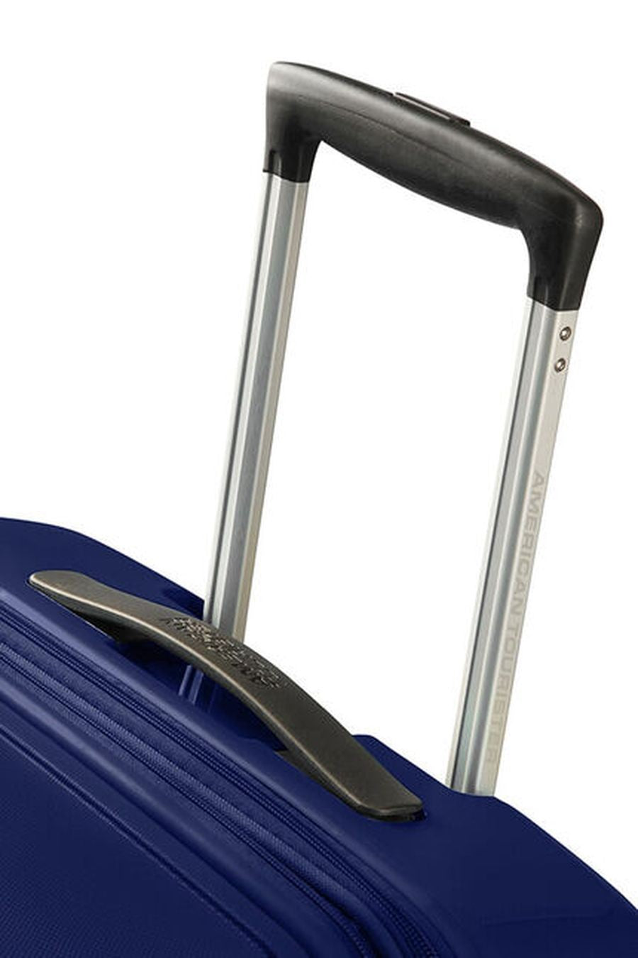 Medium extendable suitcase of American Tourister