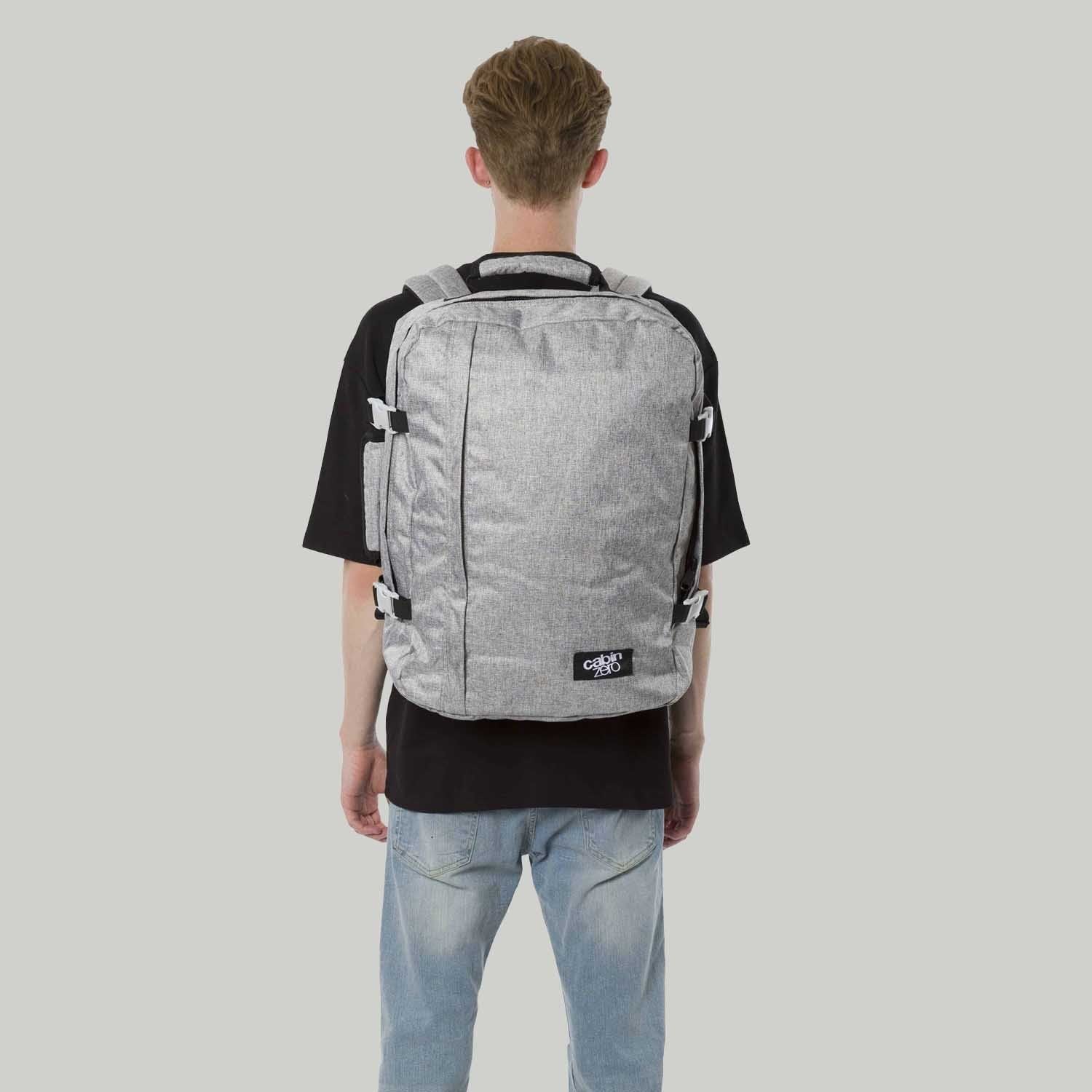 Classic 44l Cabinzero Black backpack