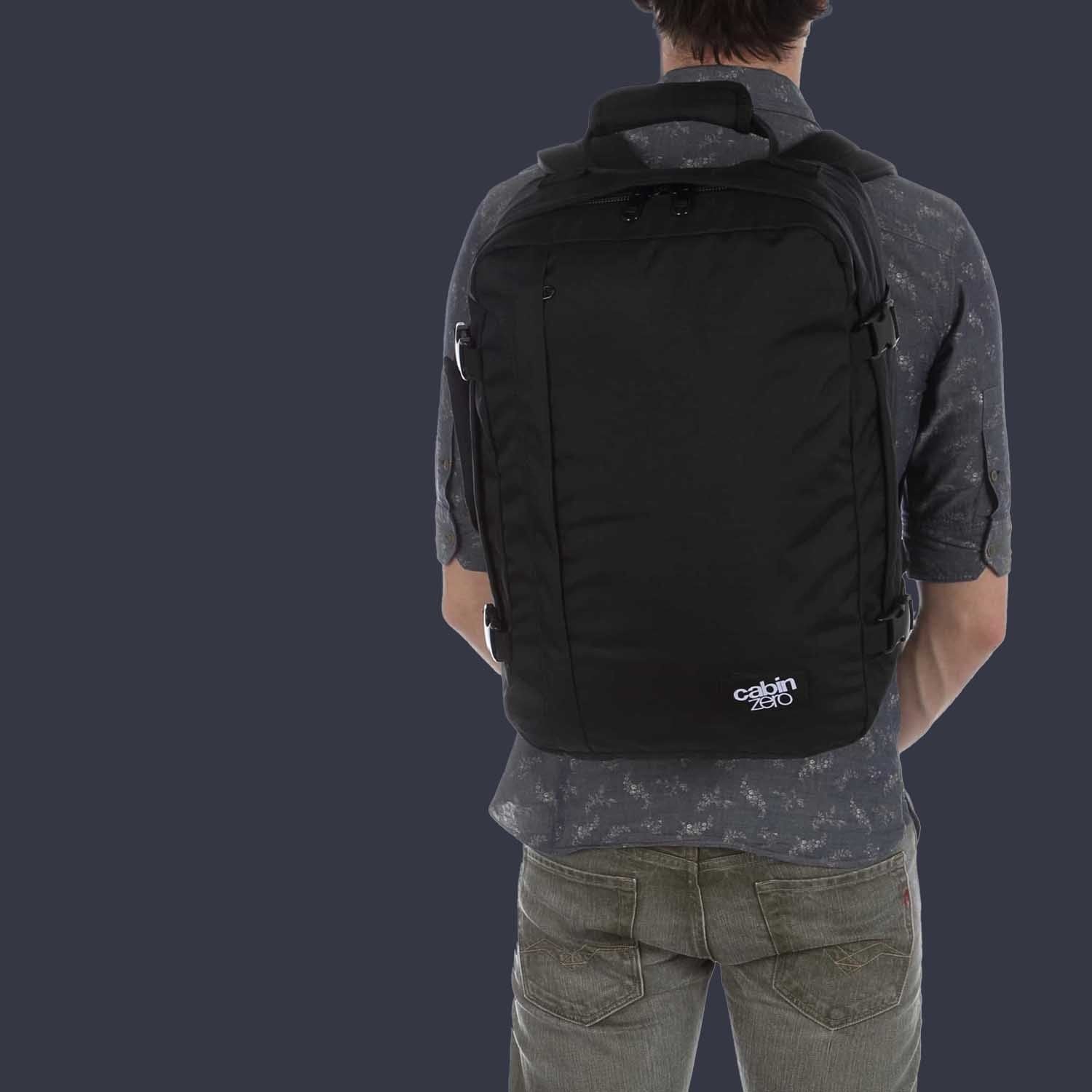 Classic Backpack 36L Cabinzero Absolute Black